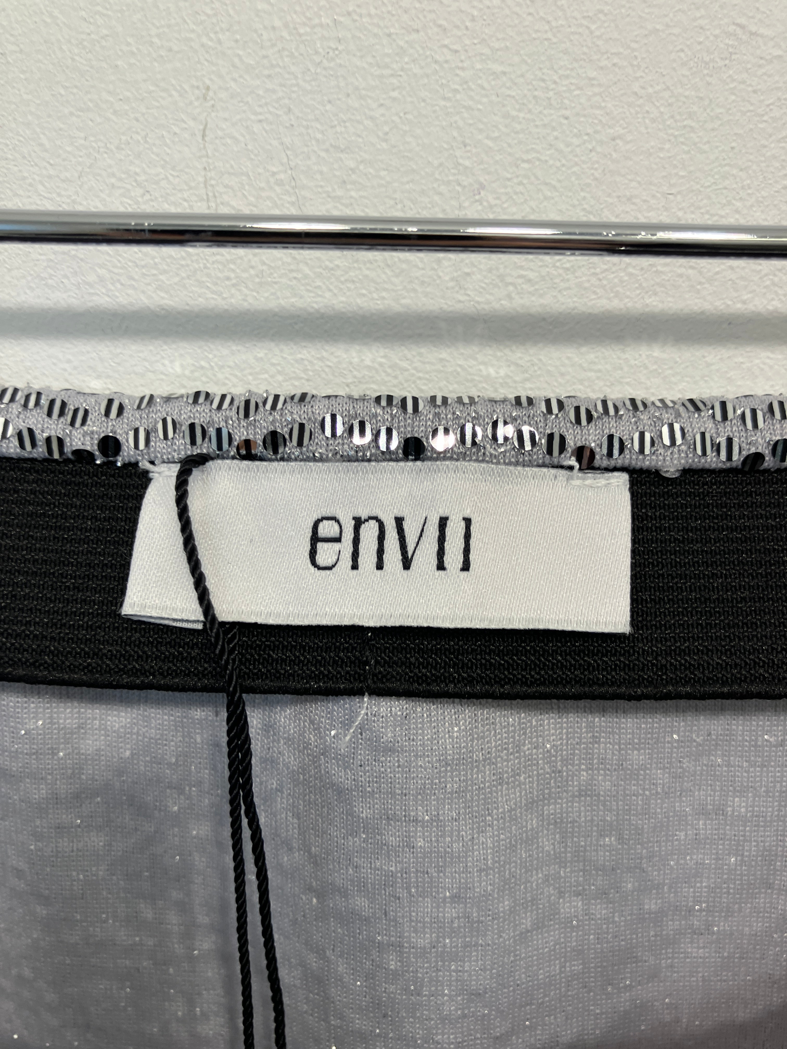 Envii Nederdel